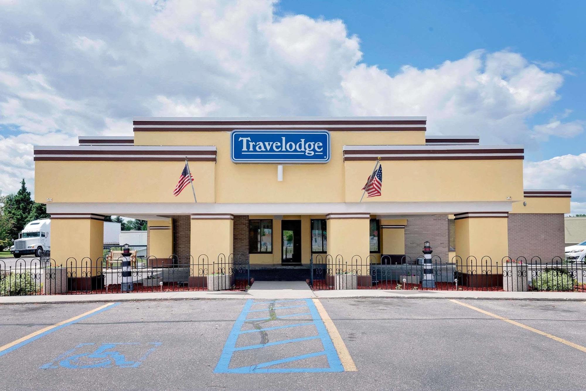 Travelodge By Wyndham Grand Forks Exterior foto